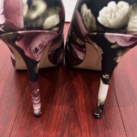 Charles David Pact Pump Blush Roses Heels 9.5M - Picture 8 of 11